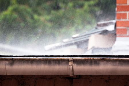 3 benefits of regular gutter cleaning