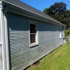 Vinyl Siding Gutter Brightening 1