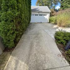 Black-Mold-Green-Algae-Driveway-Clean-Up-in-Providence-RI 1