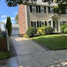 Black-Mold-Green-Algae-Driveway-Clean-Up-in-Providence-RI 10