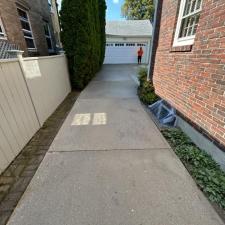 Black-Mold-Green-Algae-Driveway-Clean-Up-in-Providence-RI 12