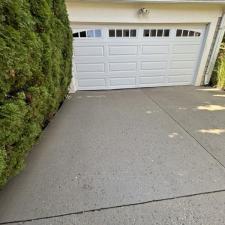 Black-Mold-Green-Algae-Driveway-Clean-Up-in-Providence-RI 14