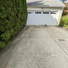 Black-Mold-Green-Algae-Driveway-Clean-Up-in-Providence-RI 6