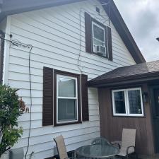 Premium-Vinyl-Aluminum-Siding-Cleaning-in-East-Providence-RI 3