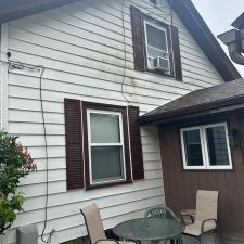 Premium-Vinyl-Aluminum-Siding-Cleaning-in-East-Providence-RI 4