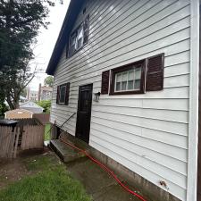 Premium-Vinyl-Aluminum-Siding-Cleaning-in-East-Providence-RI 6