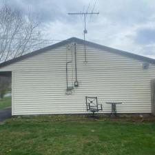 Vinyl-siding-cleaning-in-Swansea-MA 1